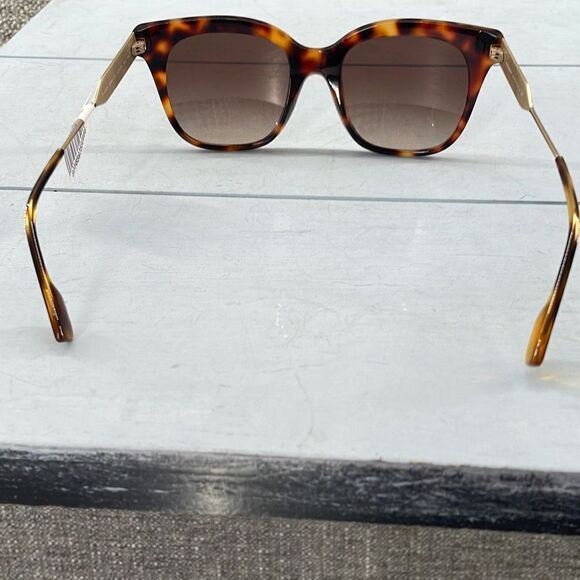 Burberry‎ Sunglasses Womans Tortoise Frames Black and Brown Rectangular Frames W - Picture 3 of 7